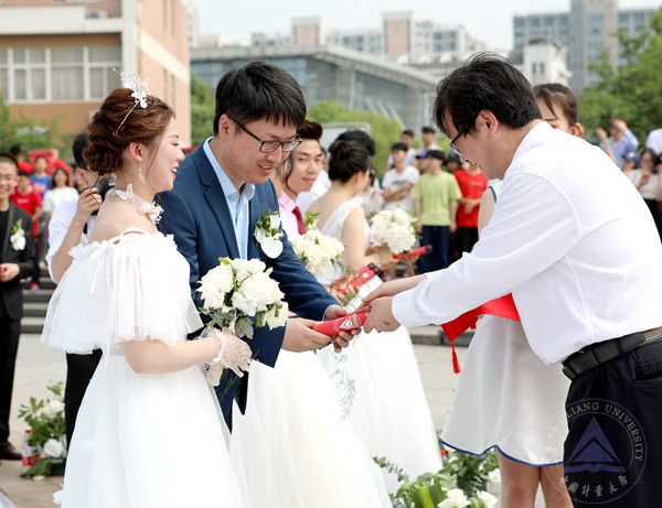 1558671399671.jpg 程書記頒婚書.jpg