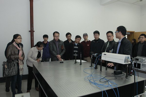 參觀在線檢測裝備校準技術研究省重點實驗室.jpg